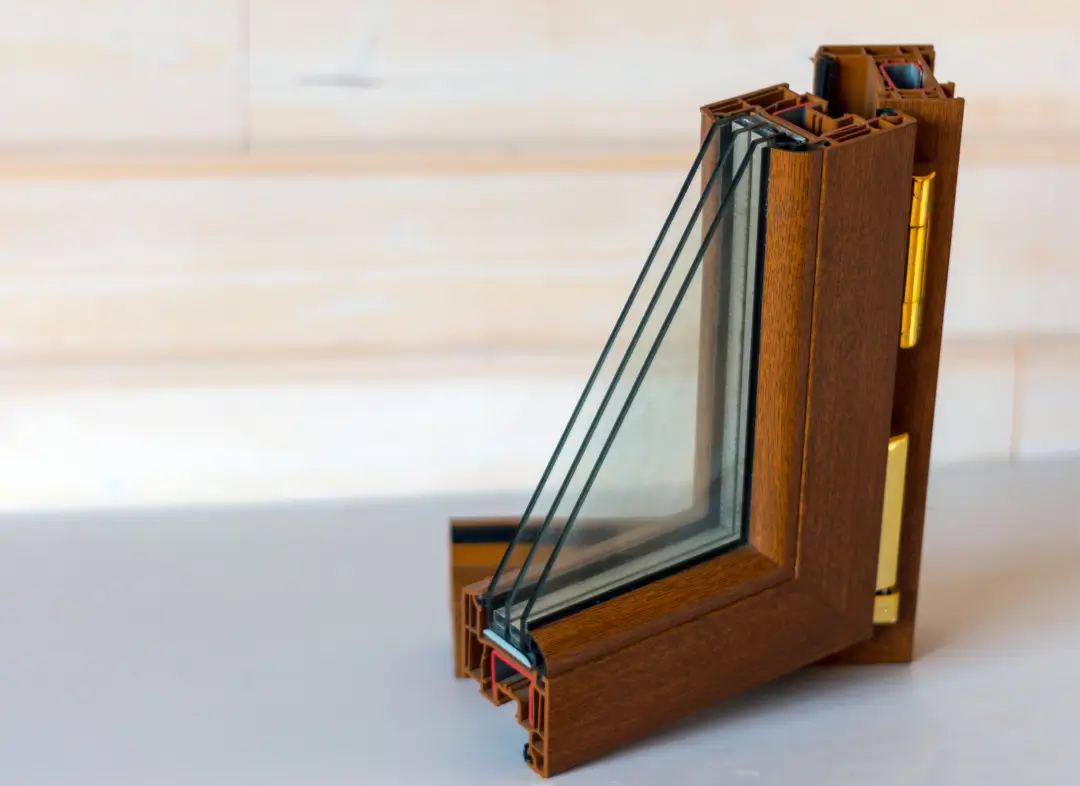 Installation de fenêtre en bois sur mesure Les Sorinières